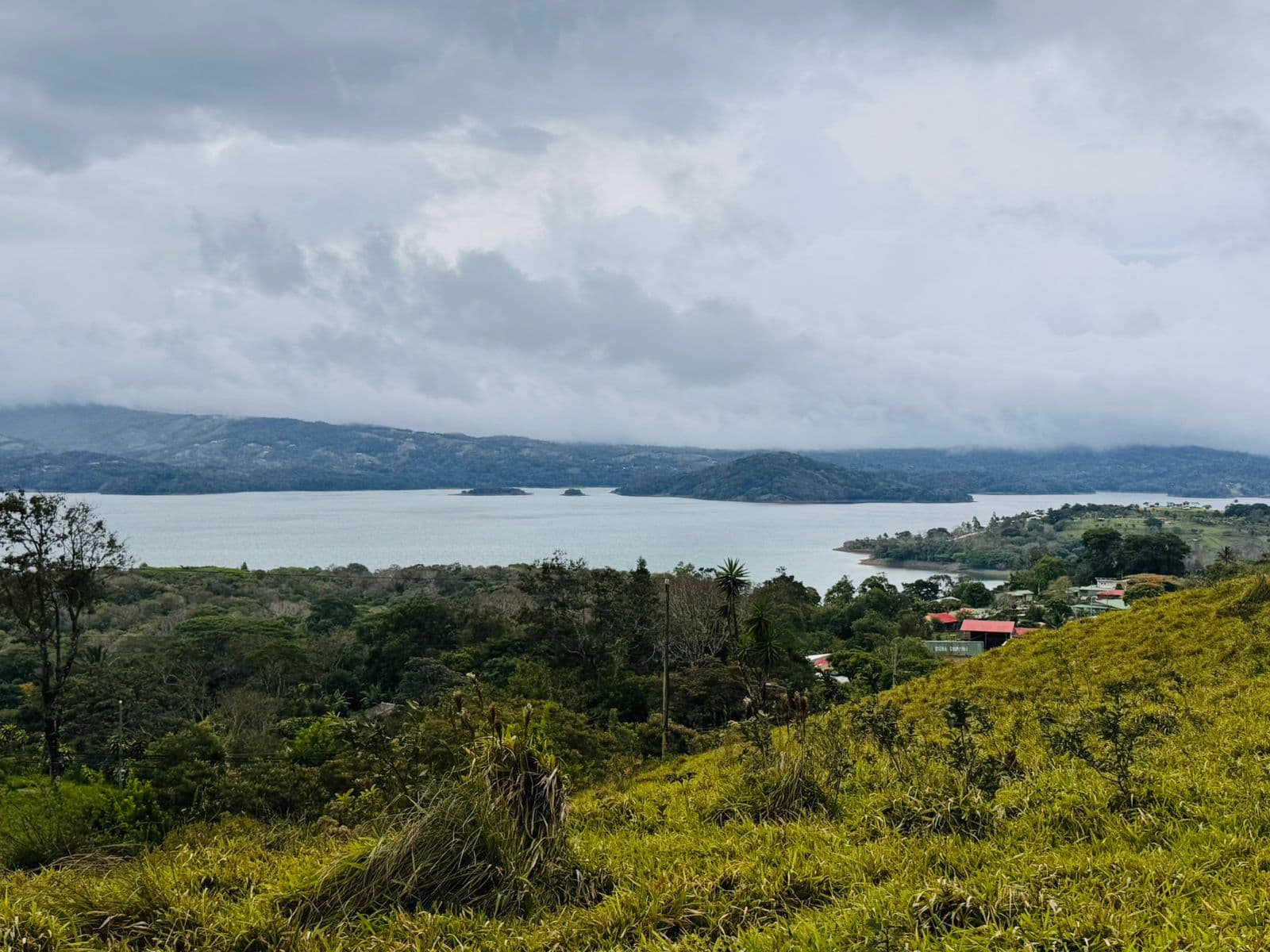 24,461 m² Lot with Lake Arenal Views in Cinco Esquinas, Tilarán