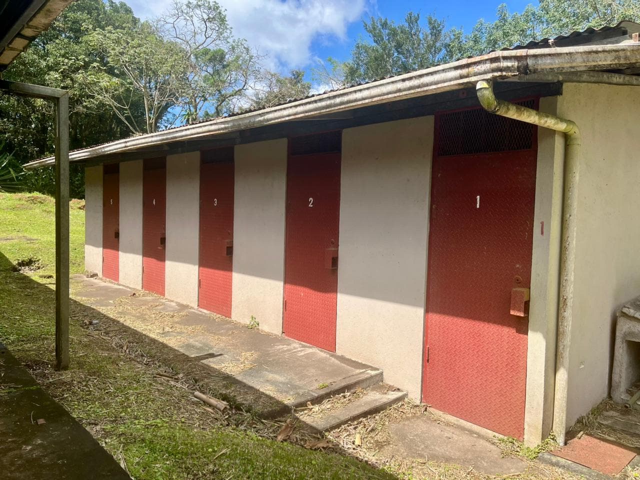 Commercial Property with Expansive Space and Breathtaking Mountain Views  - 3