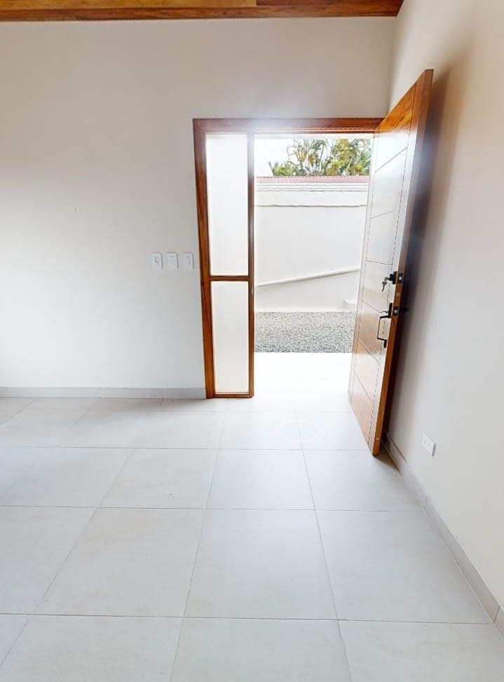 Charming Home 2BD 2BA in a Quiet Neighborhood Near Lake Arenal Park - 2