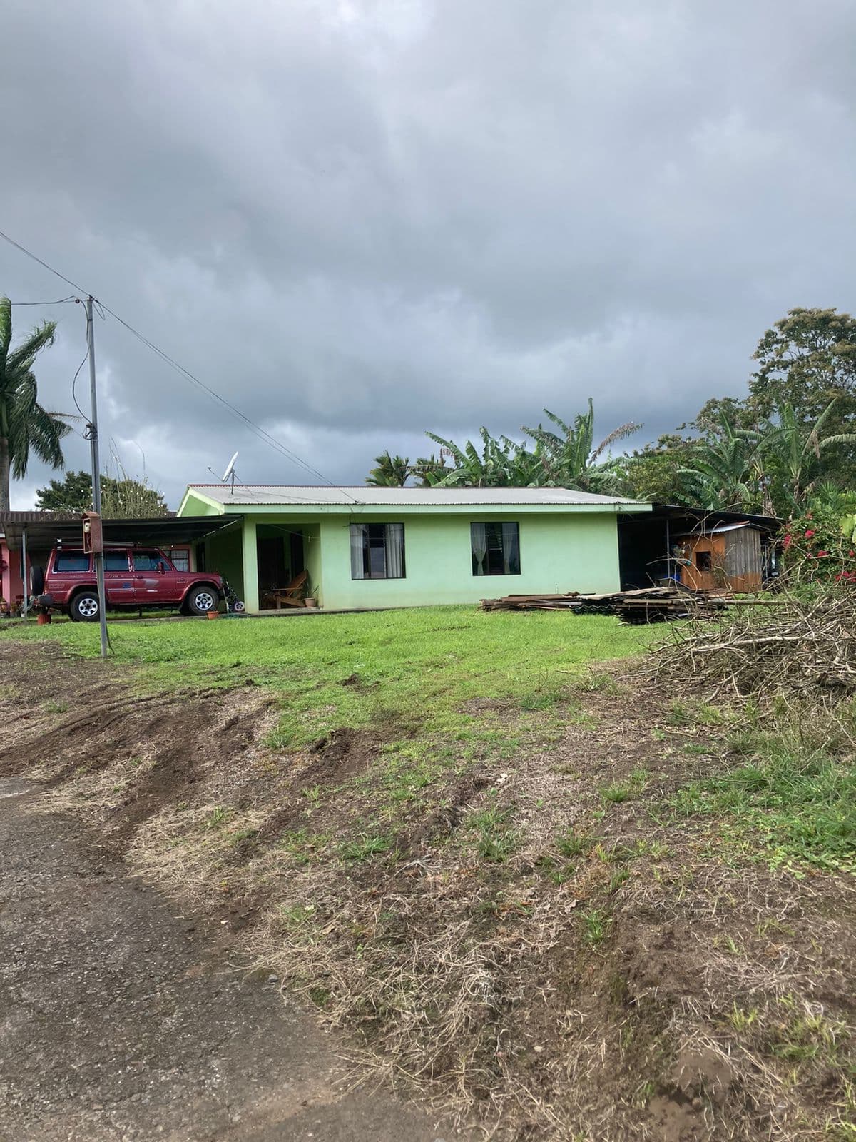 Lovely, 3 BD, 1 BA Home on a 680 m2 (0,16 Acres) lot in Nuevo Arenal 