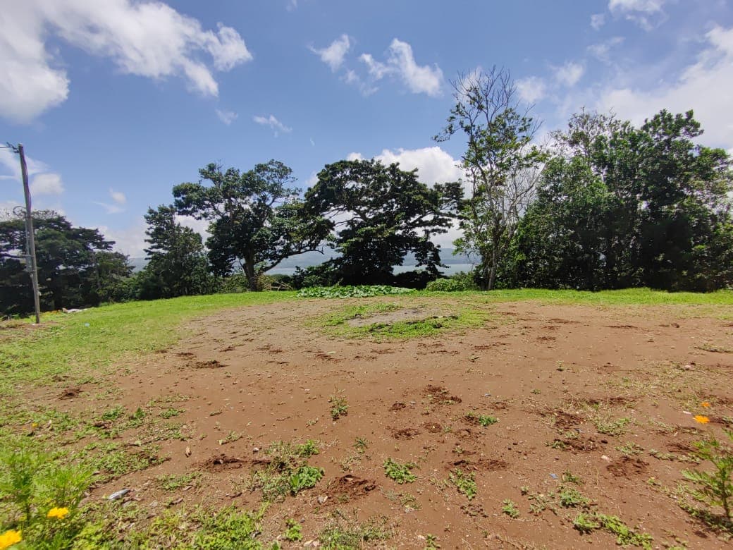 Beautiful, 1359 m2, Lake Arenal View Lot in San Luis, Tilarán - 2