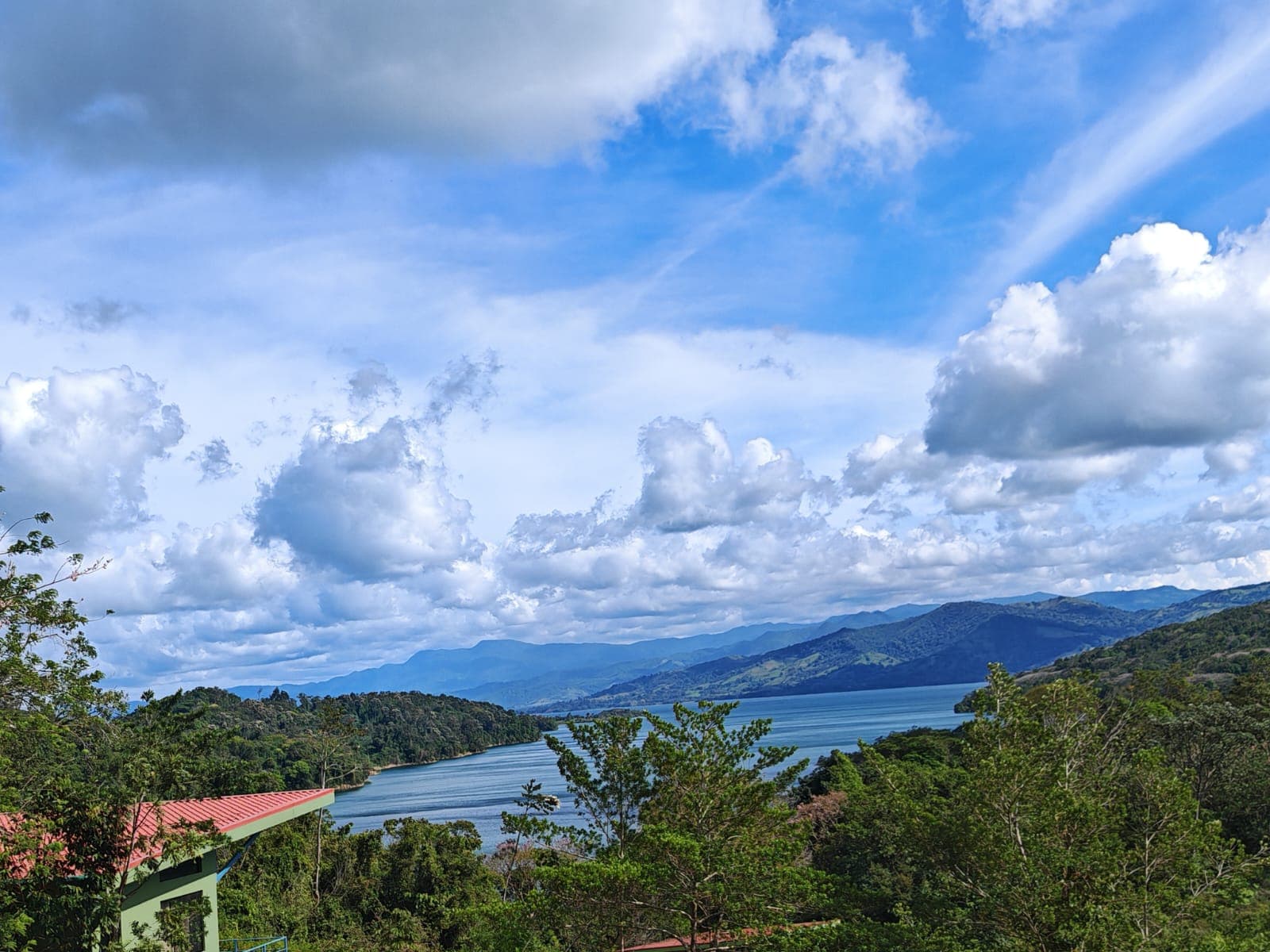 Prime 1,000 m² Lot with Stunning Lake & Mountain Views In Arenal 