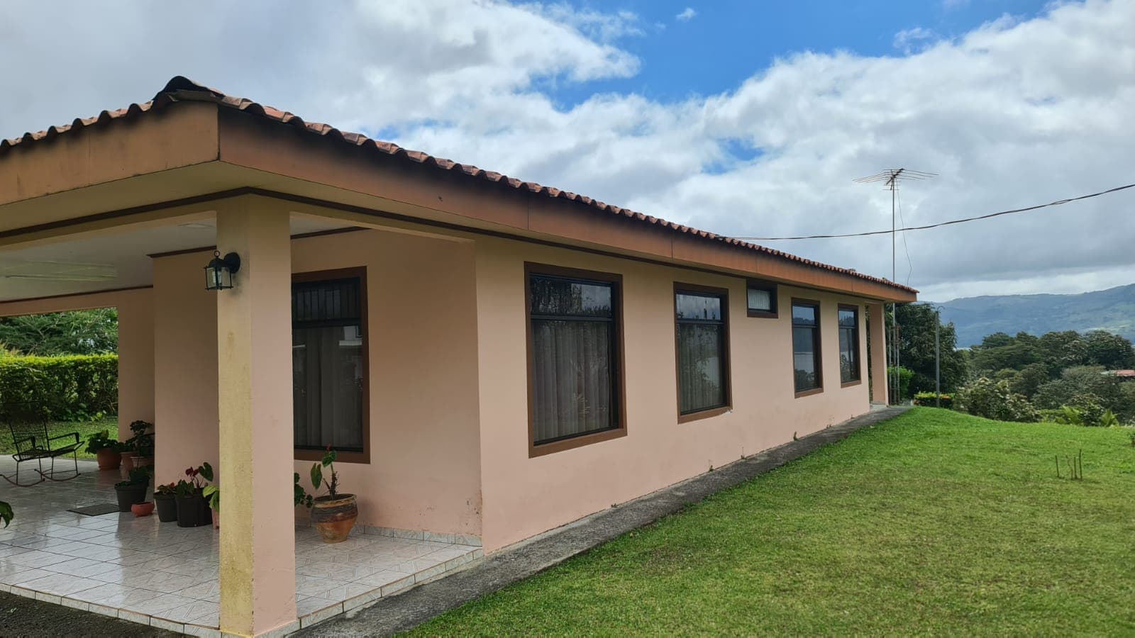 Beautiful, LAKE ACCESS property in Parcelas Santa Maria, Nuevo Arenal  - 5