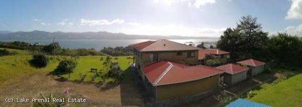 Luxury Manor with Far-reaching Lake Views In Nuevo Arenal