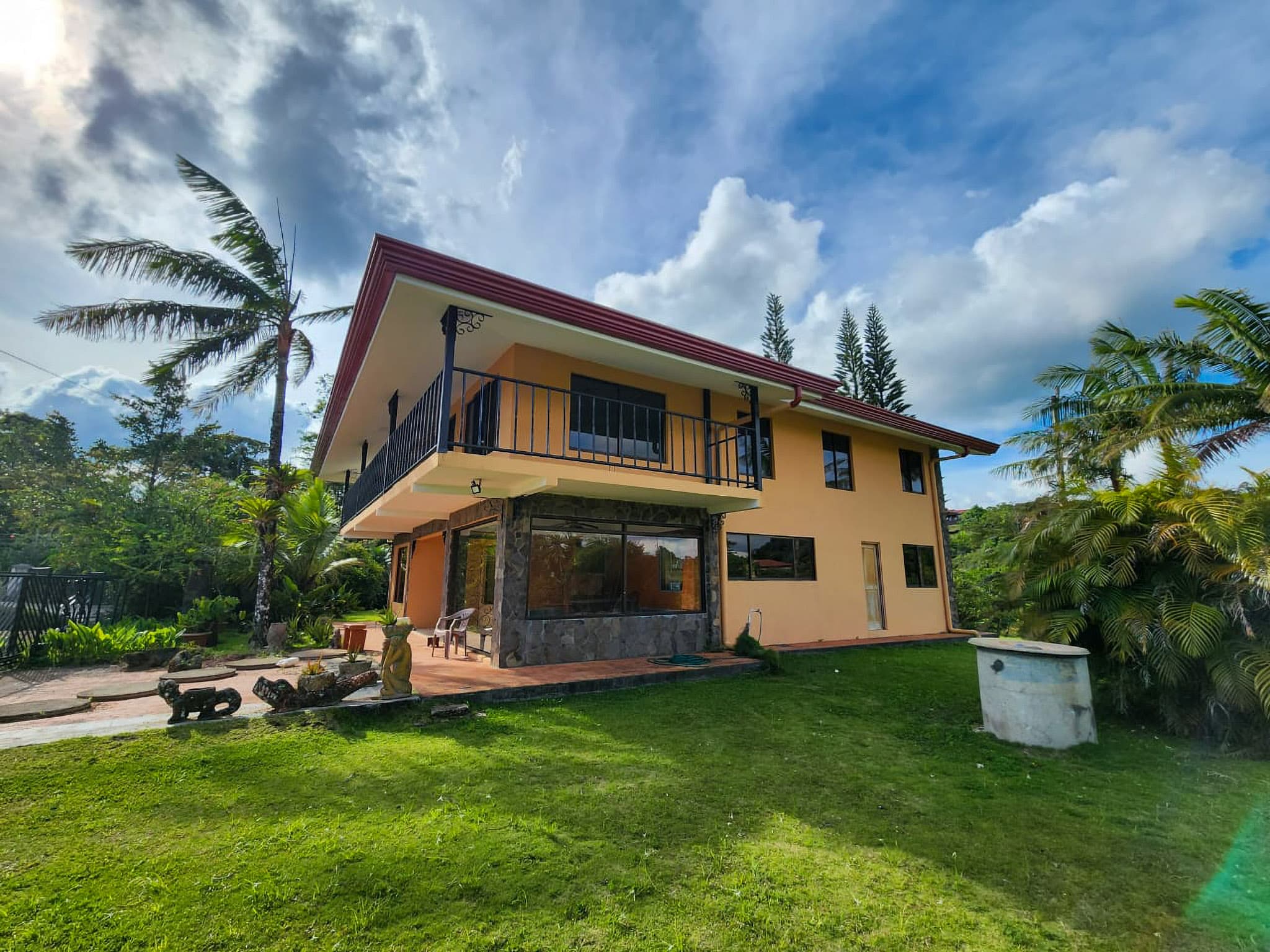 Lake view Residence 6 BD/5BA with Commercial Opportunity - 2