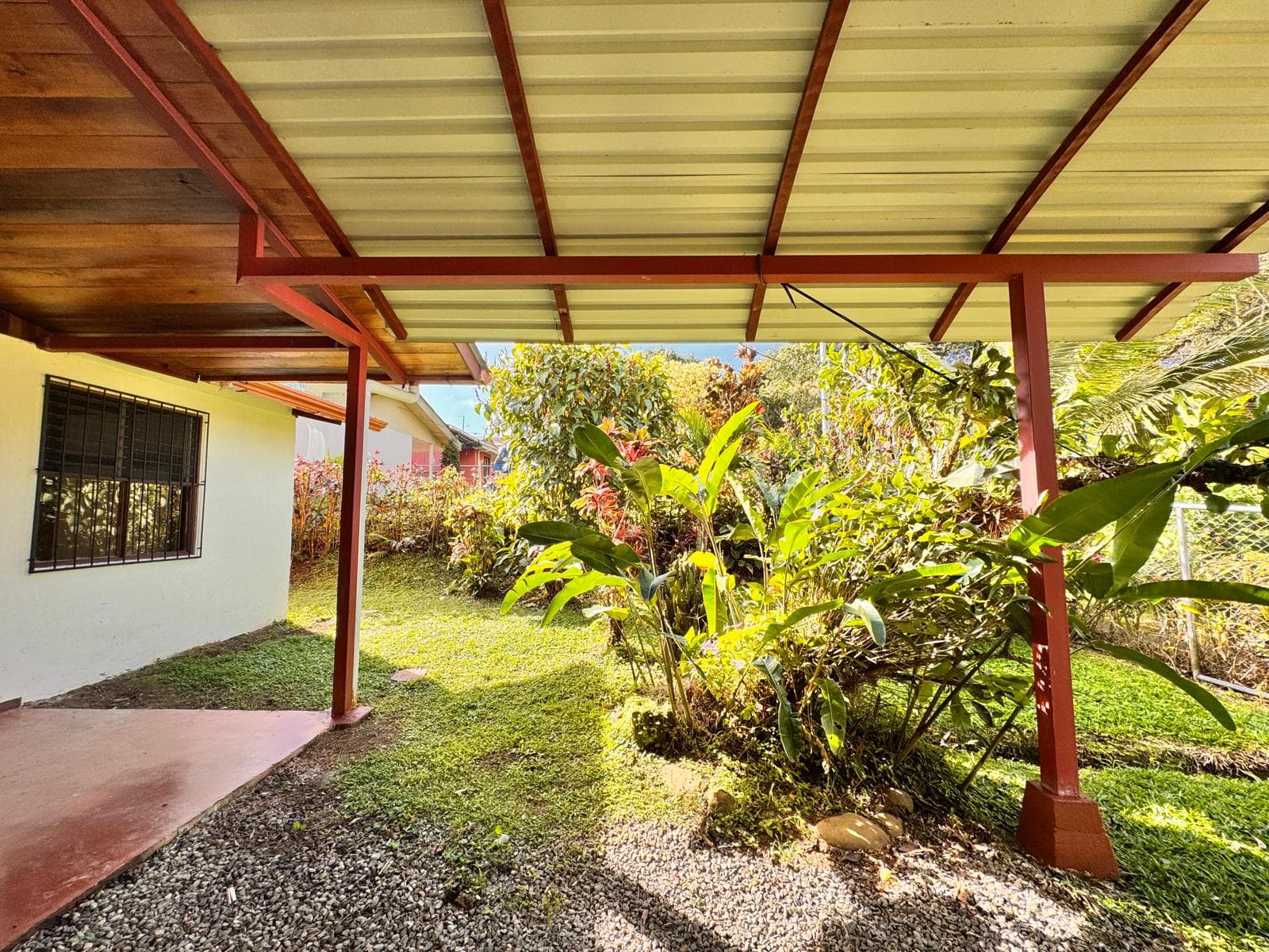 Charming 3 Bedroom 2 Bathroom Home in Nuevo Arenal - 3
