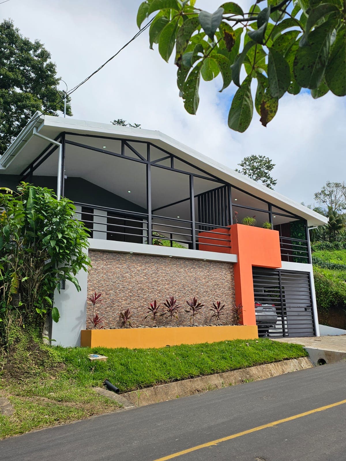 Modern Home 2BD 1BA with Beautiful Mountain Views in Parcelas - 2