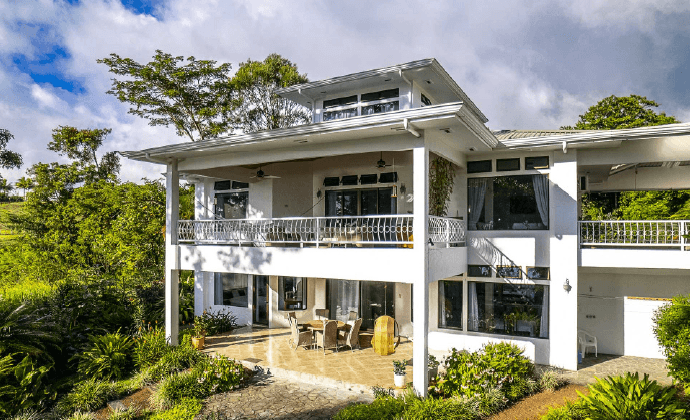 Villa Corazón: Luxury 4BD, 3.5BA Home + 3BD, 3.5BA GuestHouse w/ LAKE ACCESS