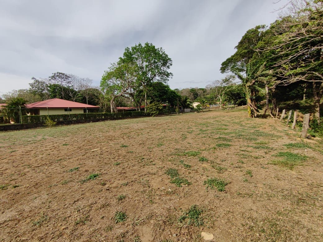 Opportunity!! Ready to build!! 2,070 m2 (0.51 acre) Lot in Tilarán - 4