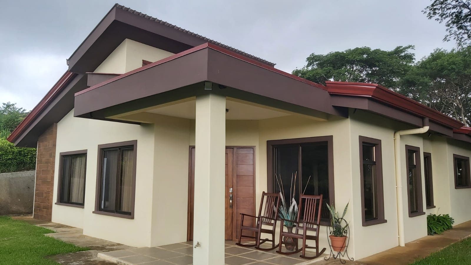 Lovely Home 4 Bedroom 2 Bathroom + Office In Bello Horizonte Tilarán 