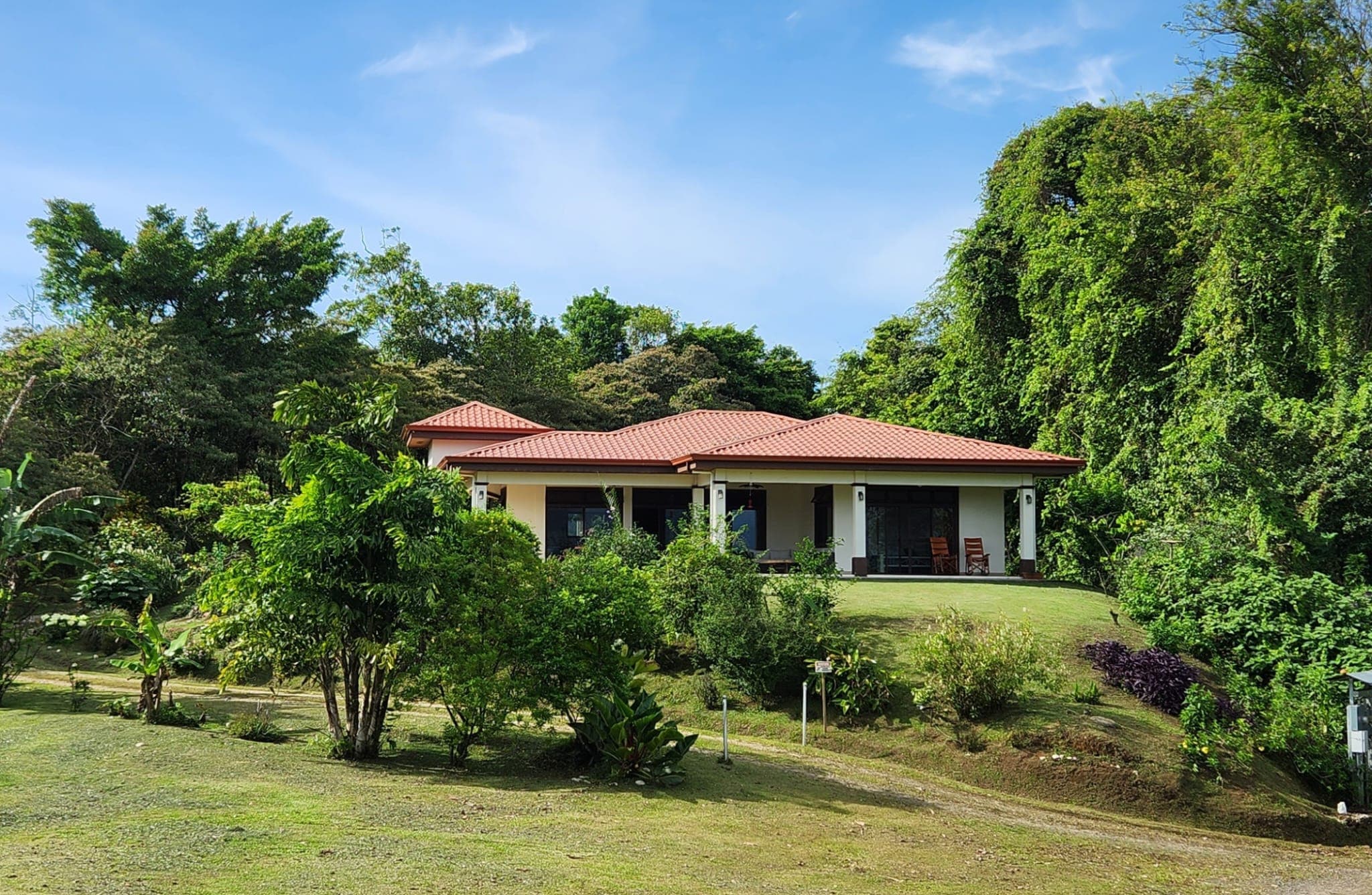 Beautiful Furnished Home 2BD 2.5 BA w/ Lake View in Nuevo Arenal - 2