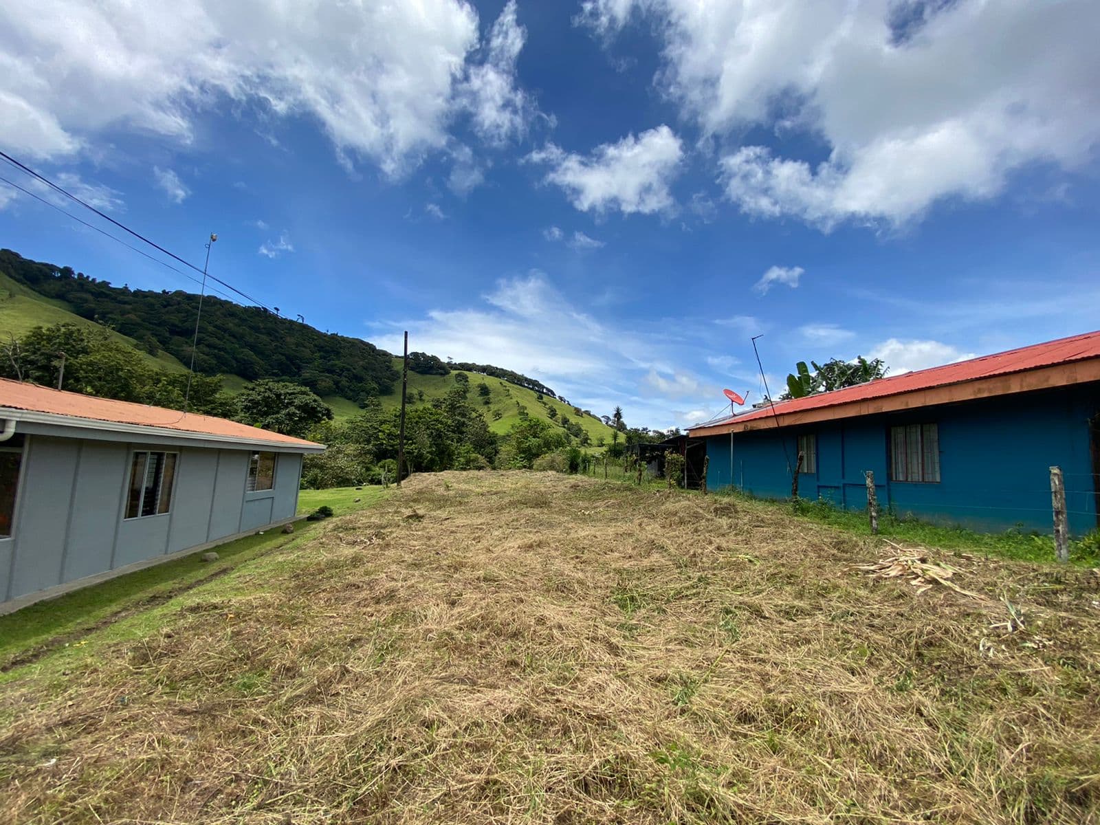 2744 M2 (0,18 acre) Building Lot with Creek In El Silencio, Tilarán