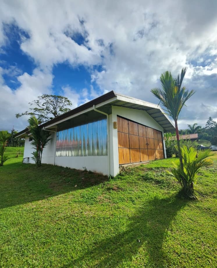 Spacious Home 3 BD 2.5 BA with Apartment, Pool, and Beautiful Views - 4