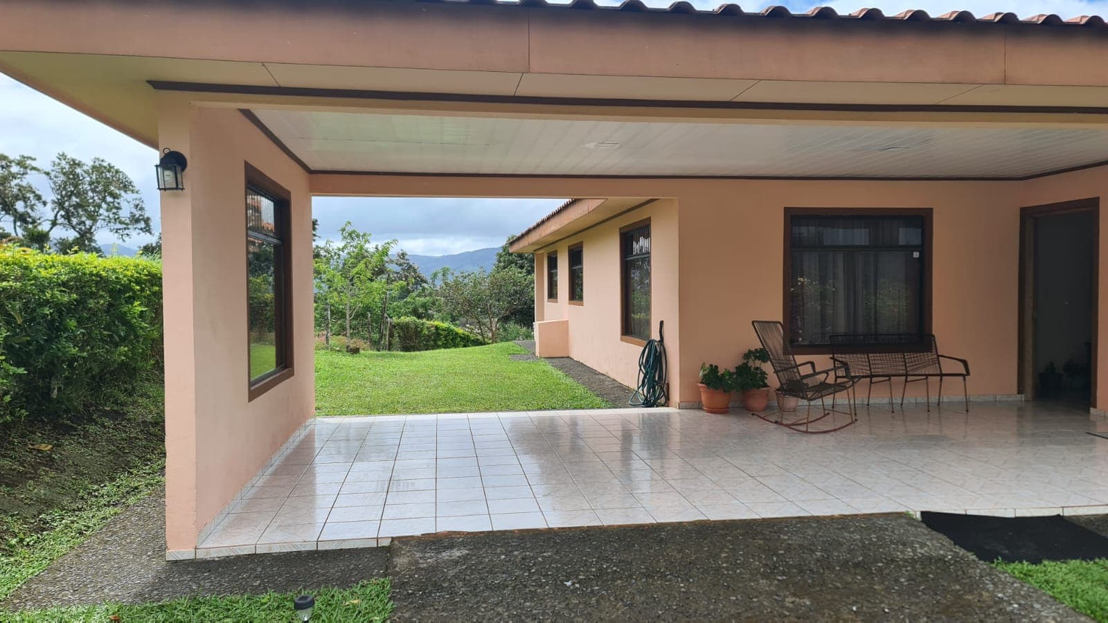 Beautiful, LAKE ACCESS property in Parcelas Santa Maria, Nuevo Arenal  - 4