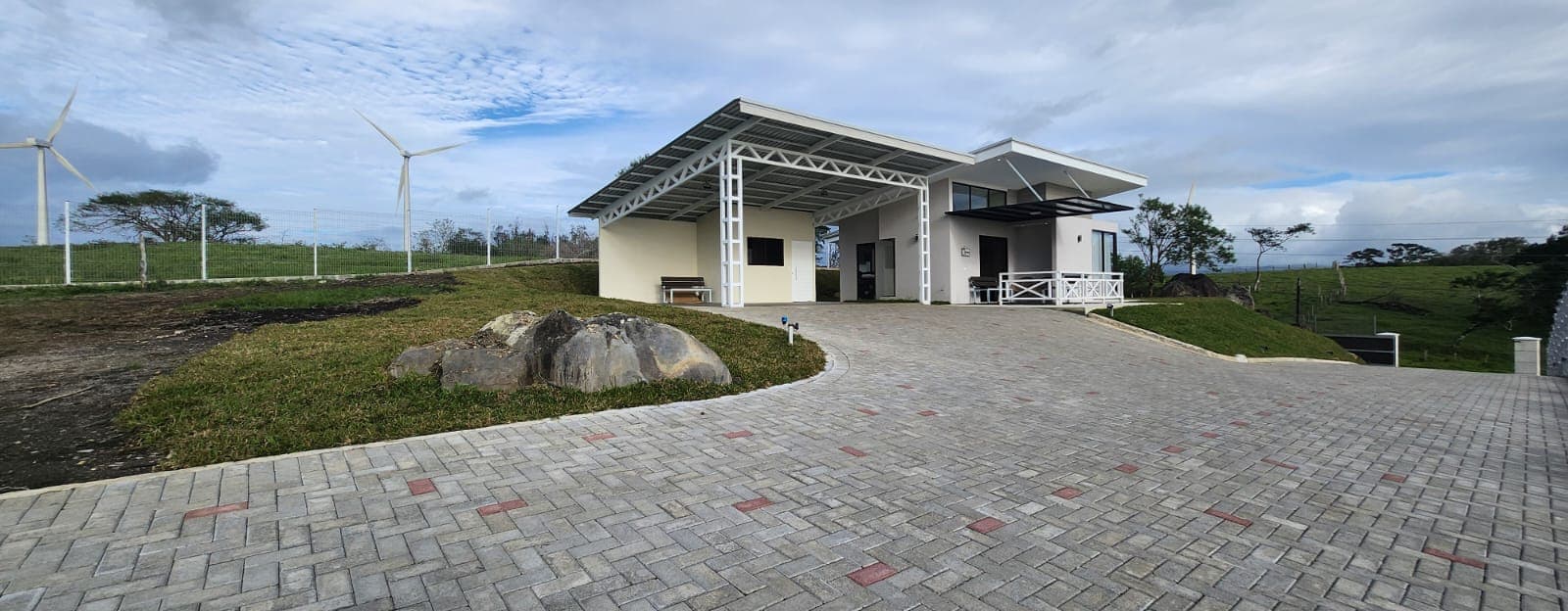 Beautiful Home 2 Bedrooms 2 Bathrooms with Stunning Mountain Views 