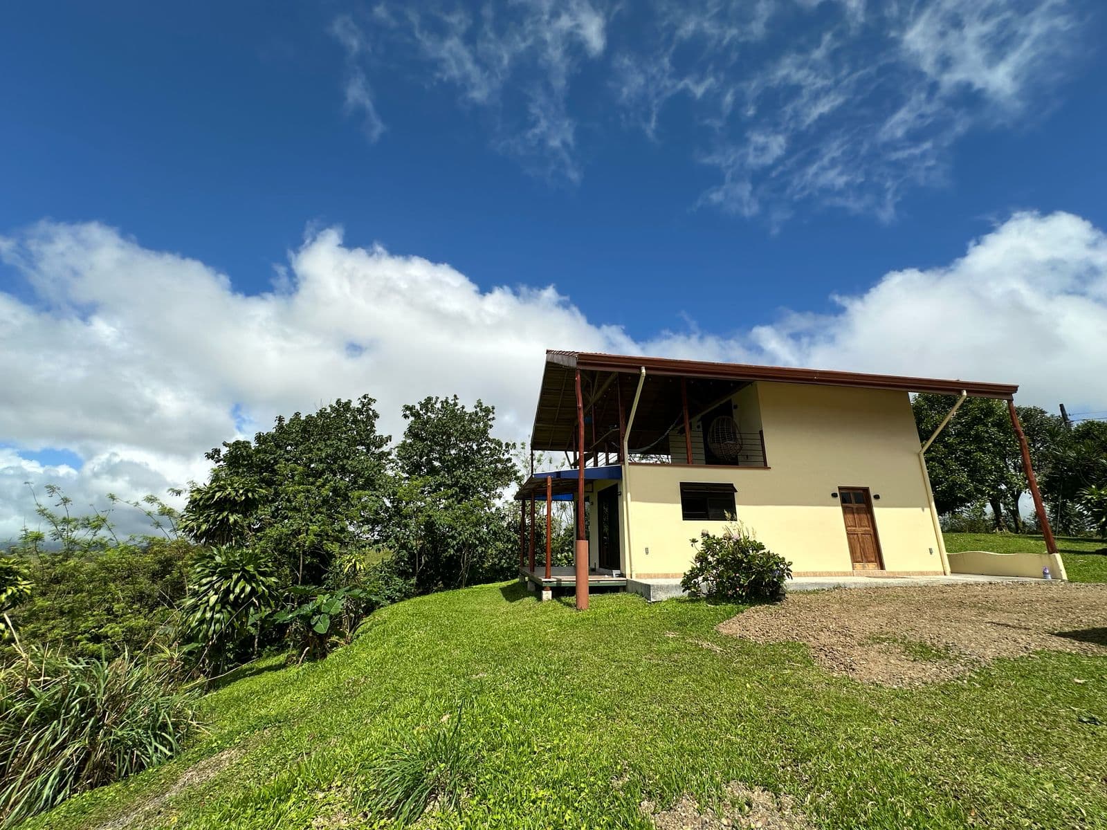 Newly 1 Bedroom 2 Bathroom Home with Lake and Volcano View  - 3