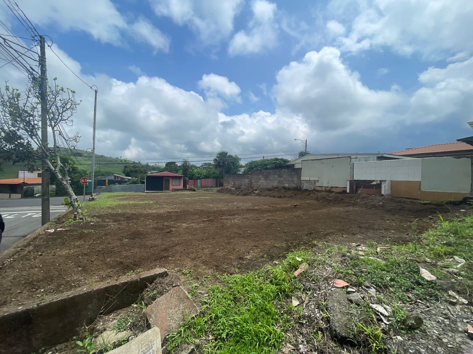Lot of 294 M2 (0,07 Acre)  with mountain in downtown Tilaran  - 3