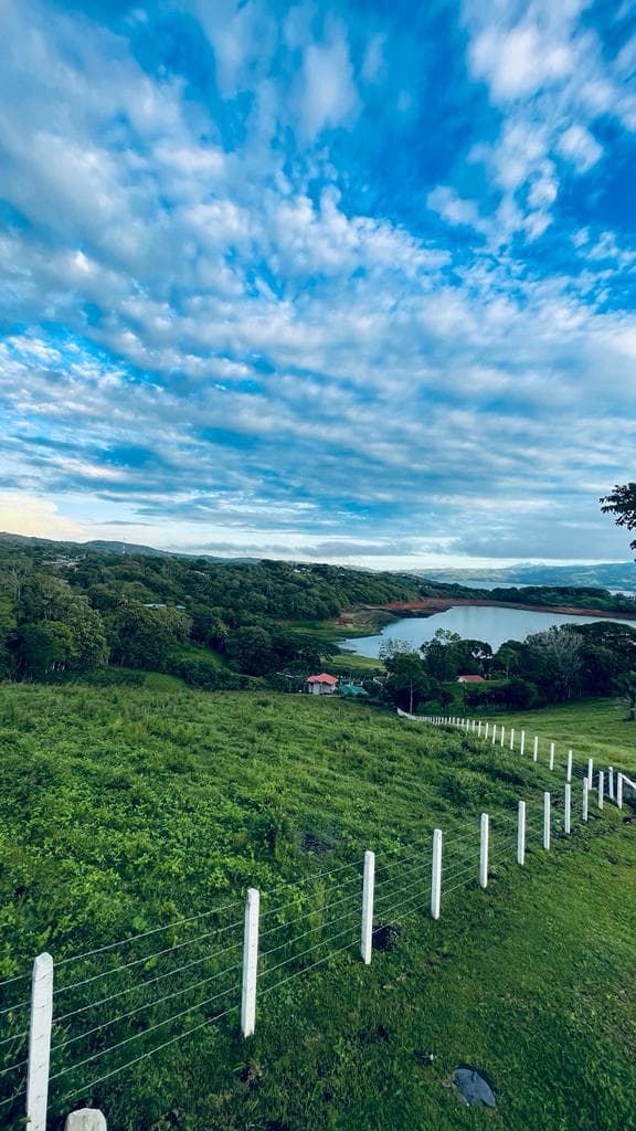 24,500 m2 Lot with Spectacular Lake and Volcano Views in Tronadora - 4