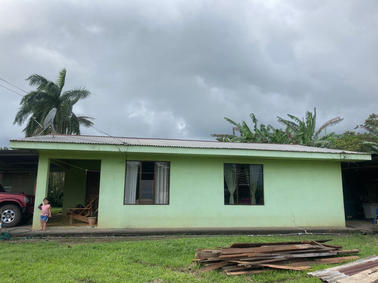 Lovely, 3 BD, 1 BA Home on a 680 m2 (0,16 Acres) lot in Nuevo Arenal  - 2