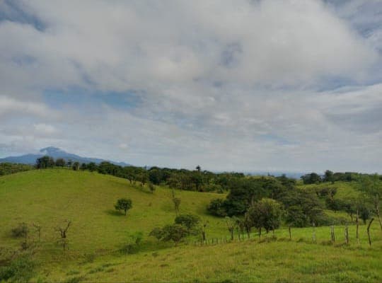 Beautiful 7-hectare lot with breathtaking views in Arenal - 2