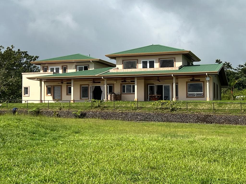 Luxury, Lake & Volcano View, 2BD/3BA Home in Gated Commuinty+1BD/1BA Apt