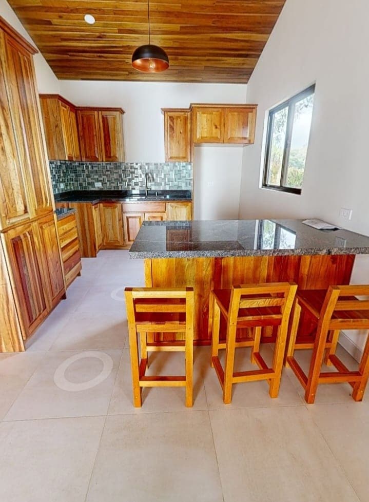 Charming Home 2BD 2BA in a Quiet Neighborhood Near Lake Arenal Park - 3