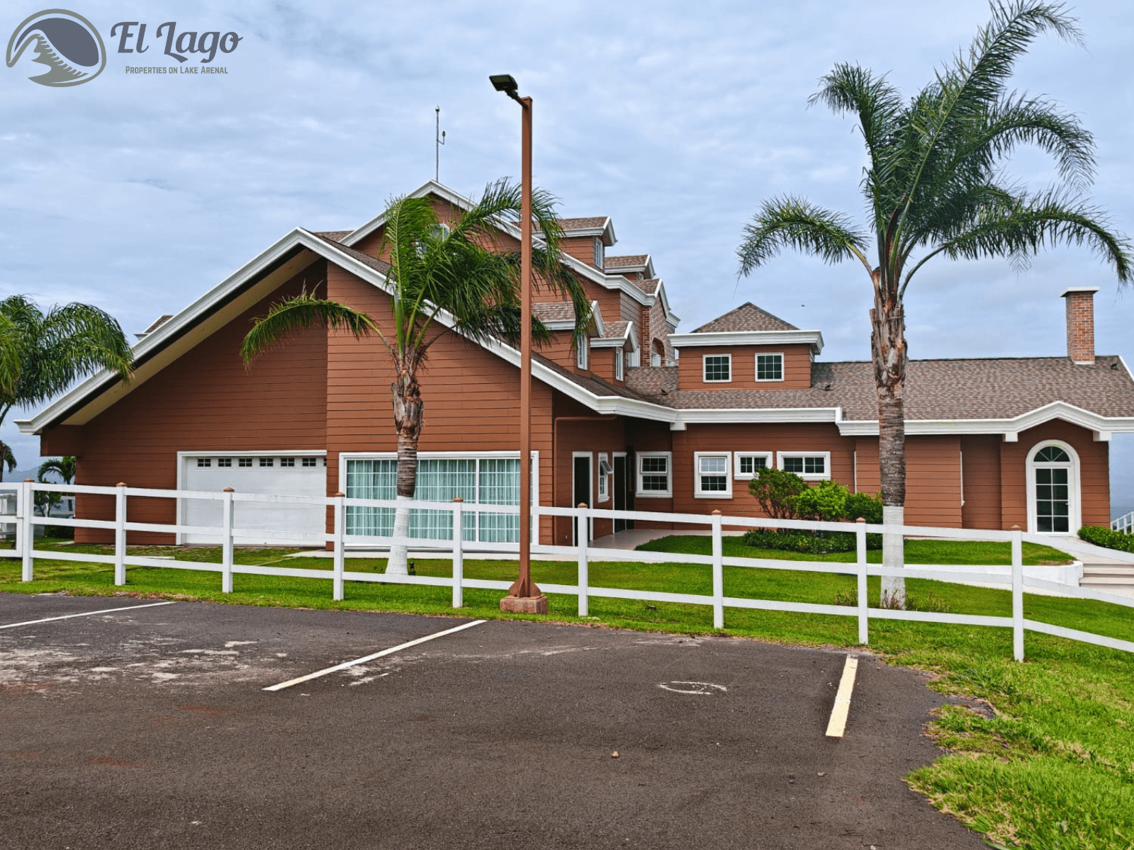 Luxury Estate w/ 8 BD, 9 BA, Private Forest, and Development Potential - 4