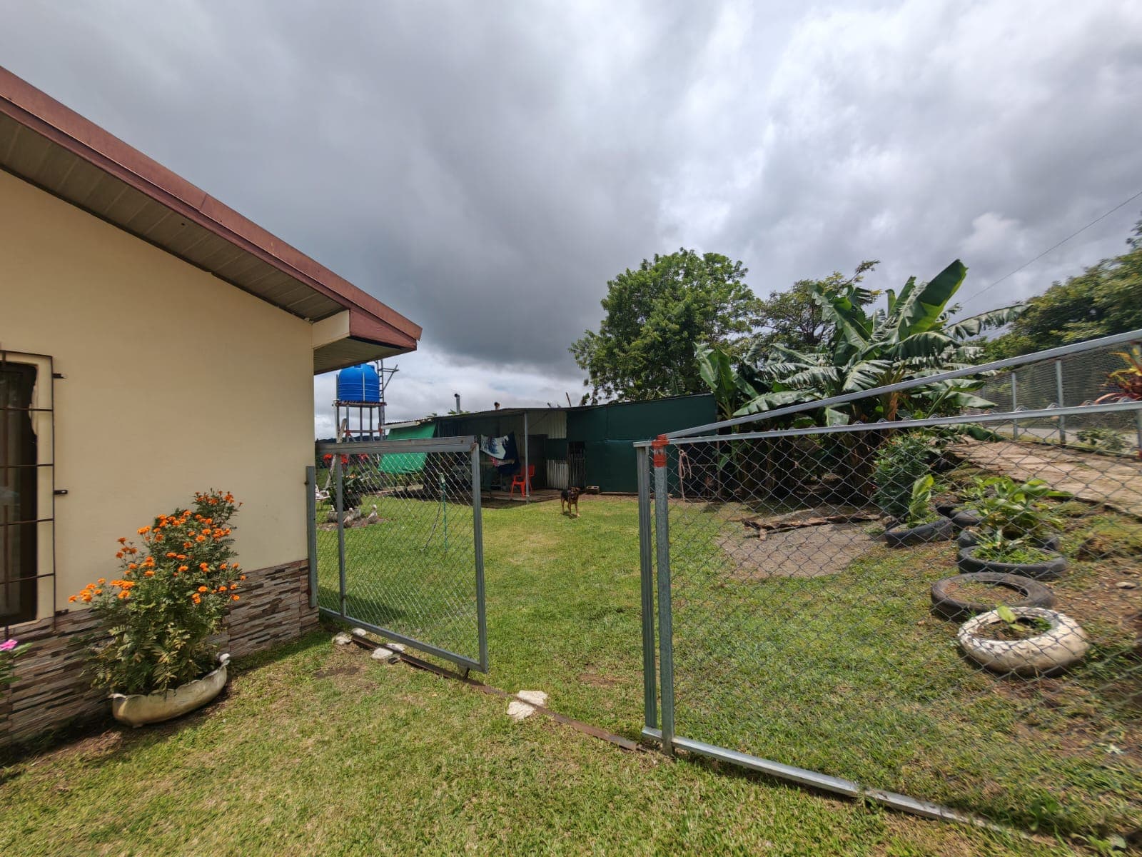 Beautiful 3-bedroom, 2-bathroom Home on a Sprawling 26,313 m² (6.5 Acres) lot  - 3