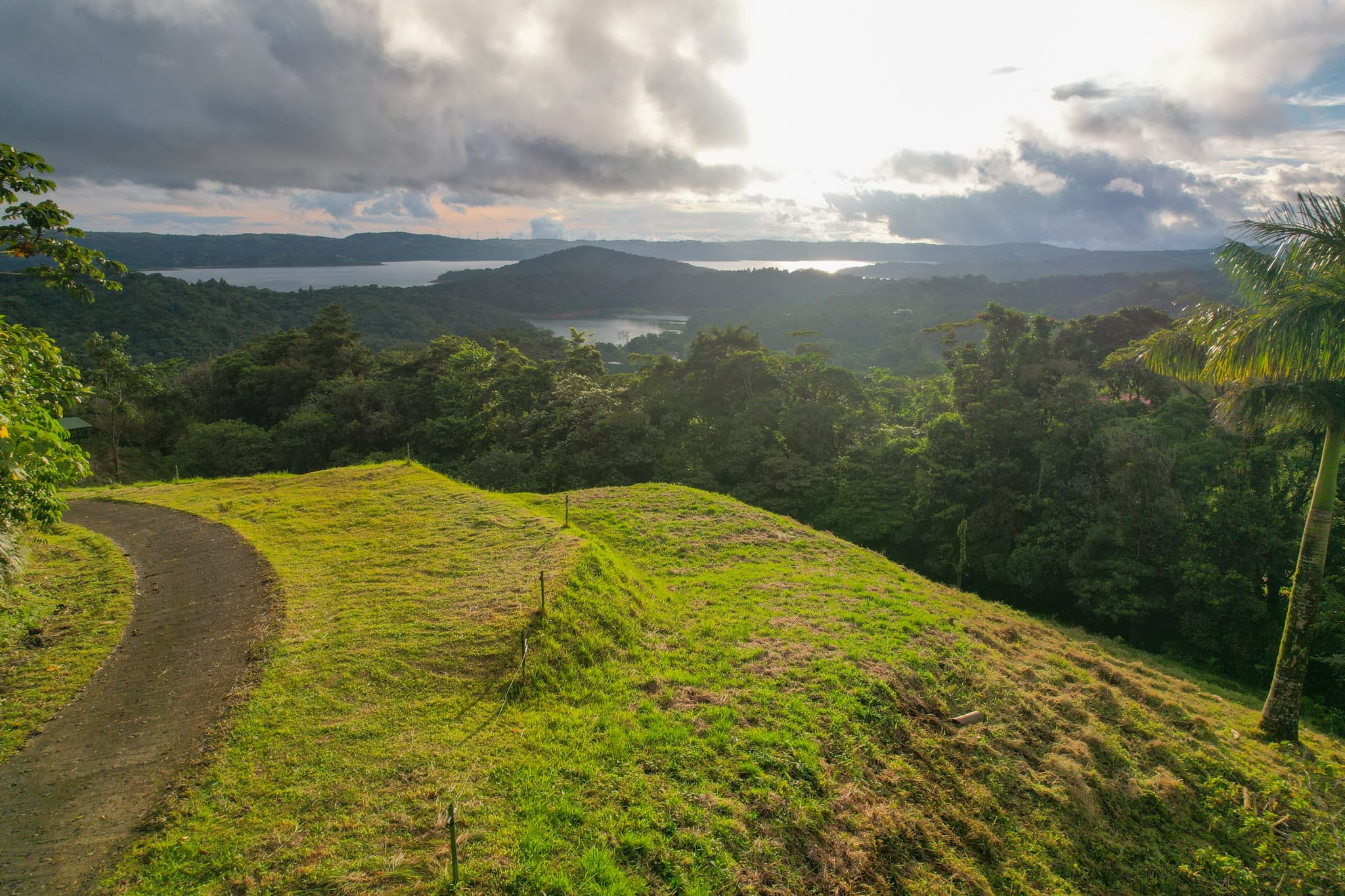 Elegant Lakeside Living: Exclusive Lots in Nuevo Arenal