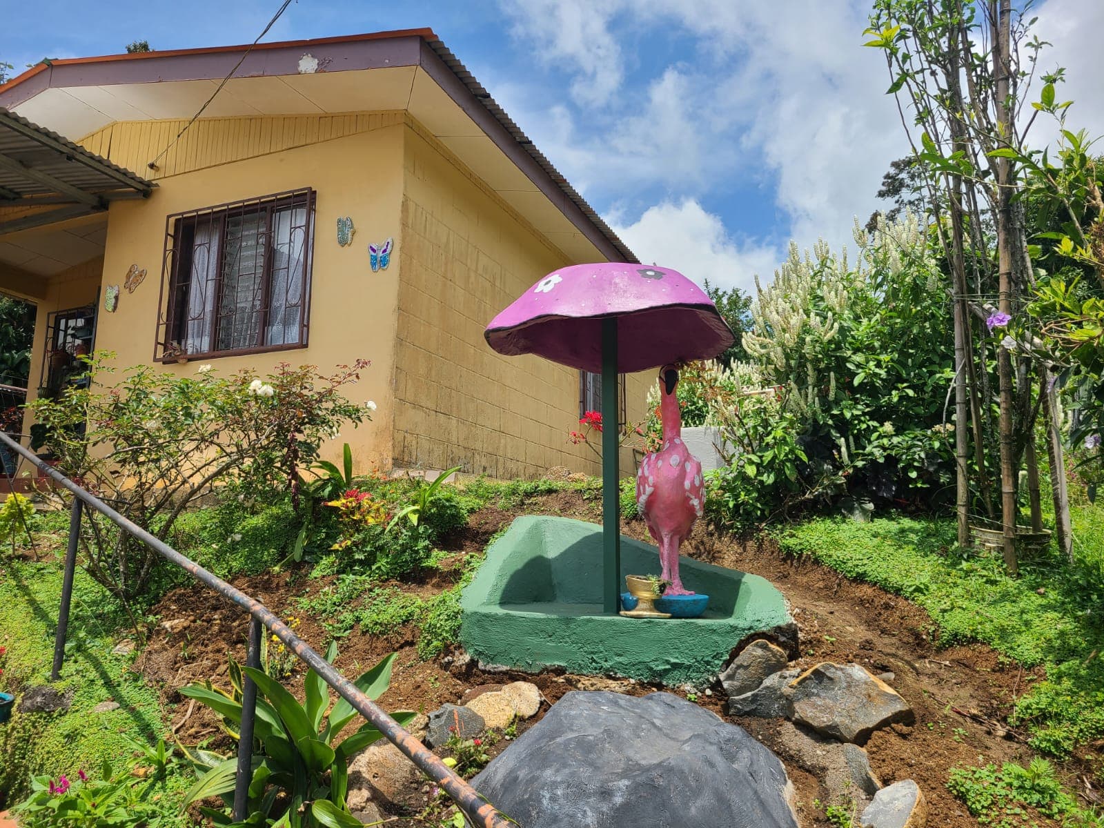 Lovely, 2 Bedroom, 1 Bathroom + Den, Tico Style Home in Rio Piedras  - 3