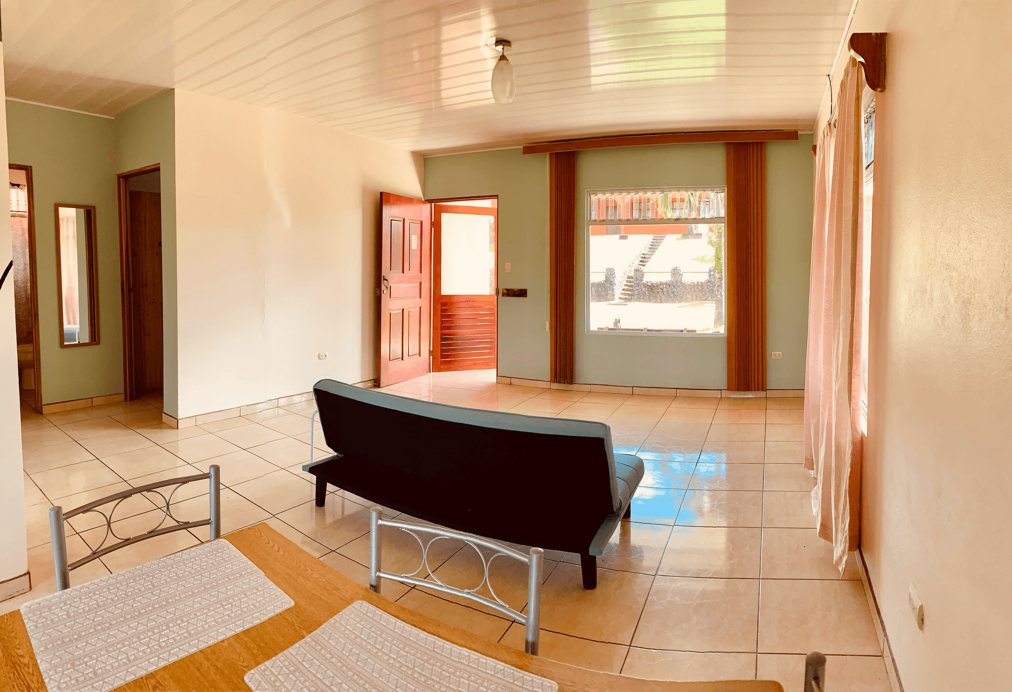 Cozy, 2BD/1BA House walking Distance to Downtown Nuevo Arenal - 4