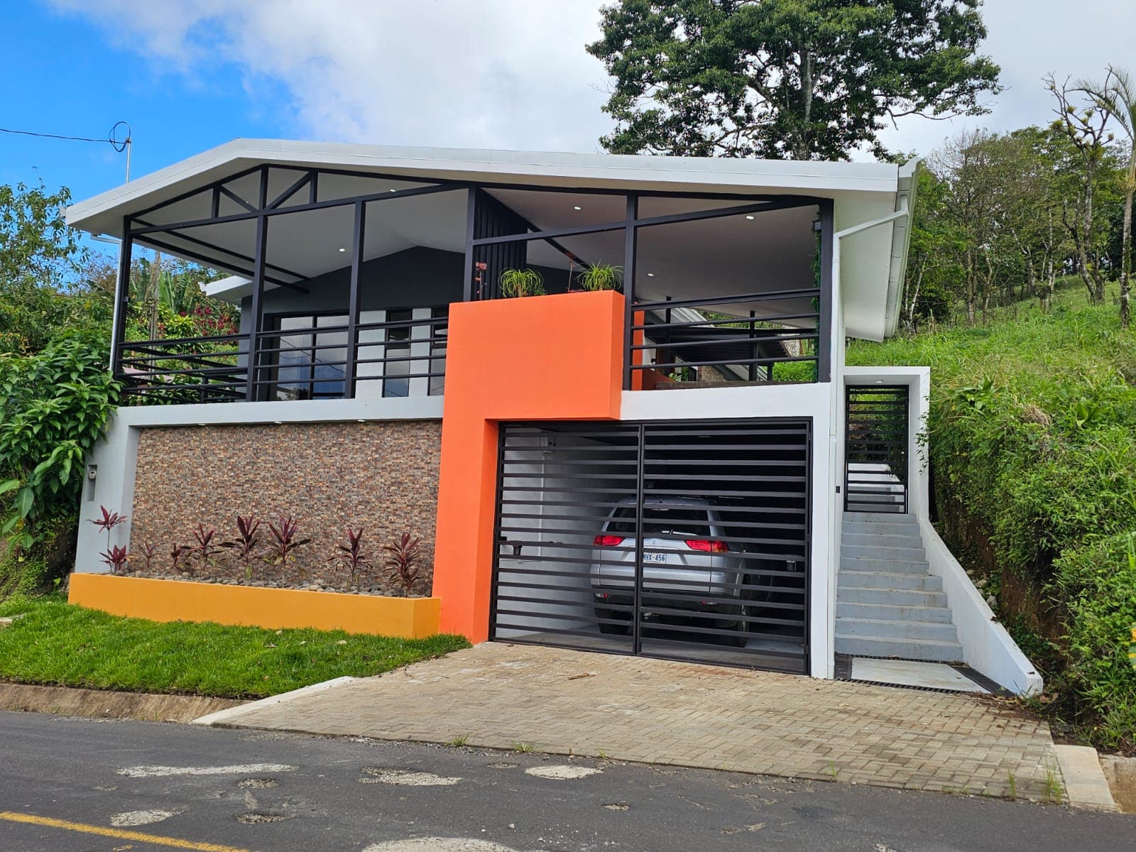 Modern Home 2BD 1BA with Beautiful Mountain Views in Parcelas