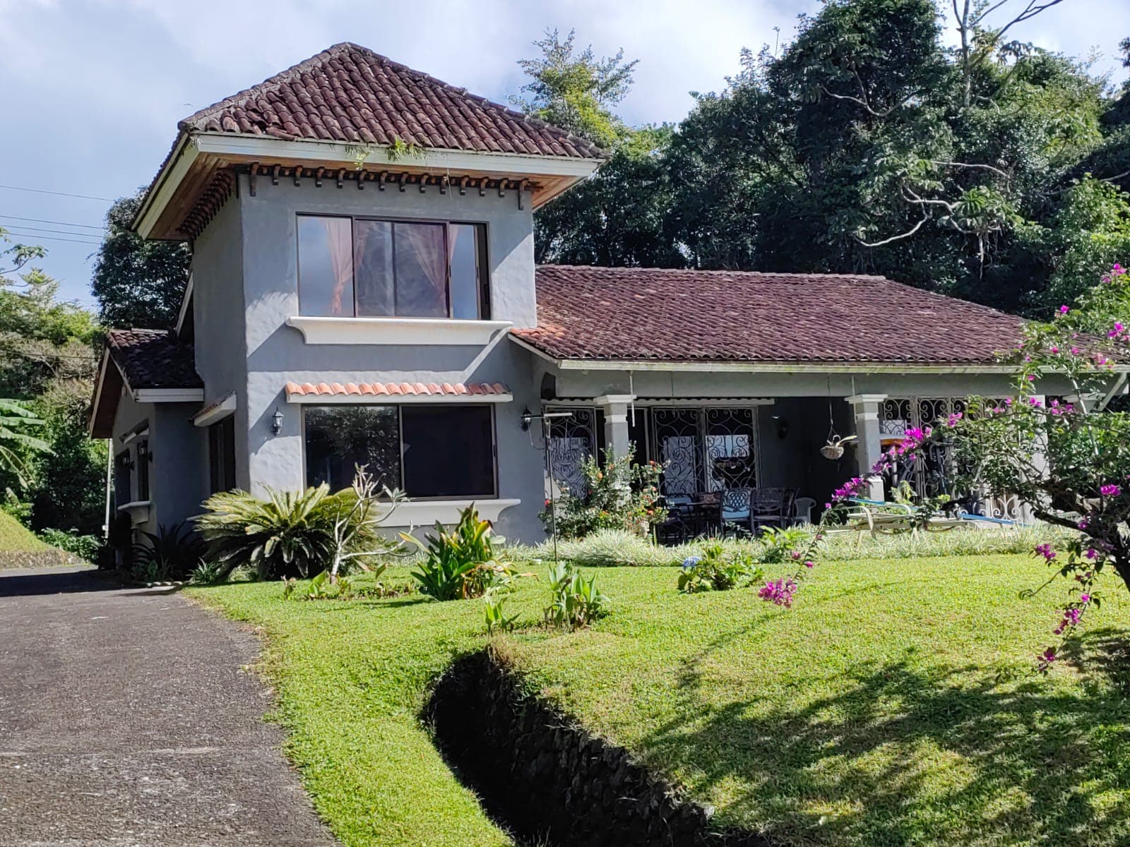 Hacienda Style 2BD/2.5BA + Office + Apt in Gated Community - 3