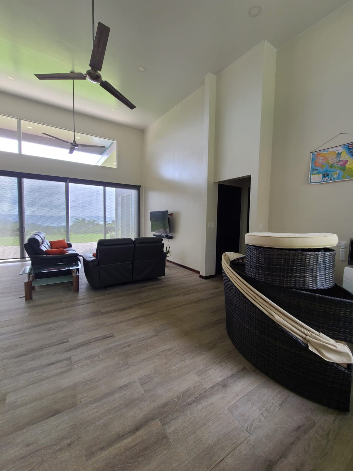 Lake View Home 2BD 2BA + Office + Gym in San Antonio, Nuevo Arenal - 4