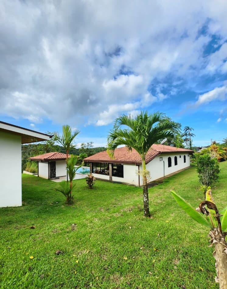 Spacious Home 3 BD 2.5 BA with Apartment, Pool, and Beautiful Views - 3