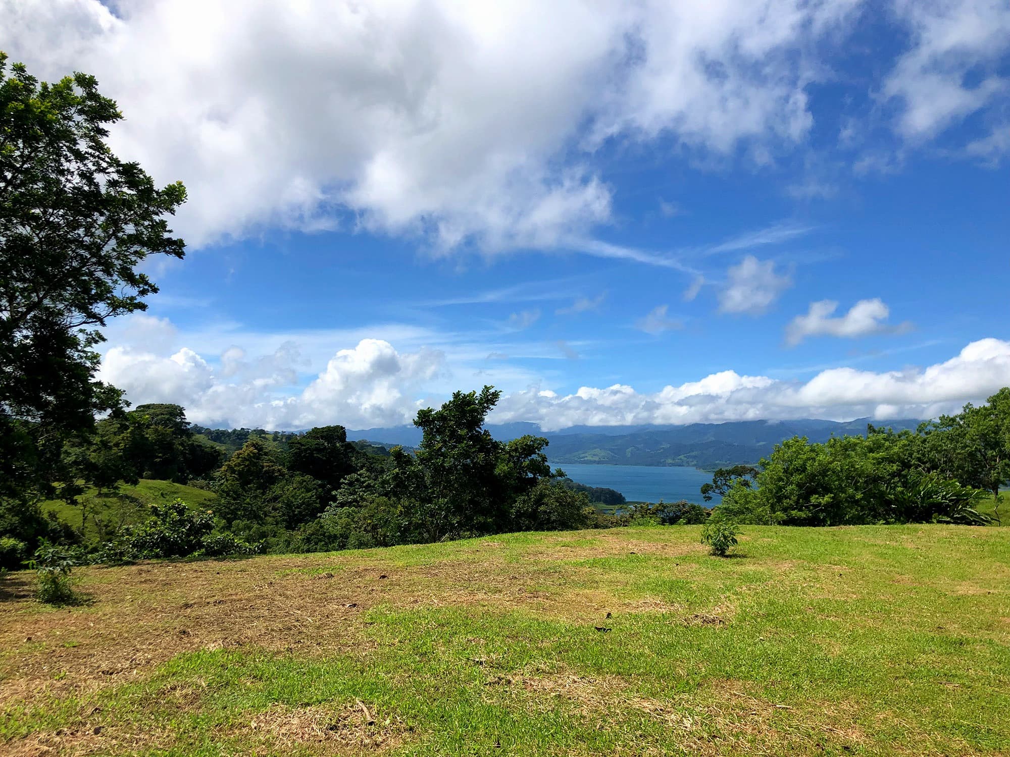 Beautiful, 5337 m2 Lake and Volcano View Lot in Gated Community in Nuevo Arenal