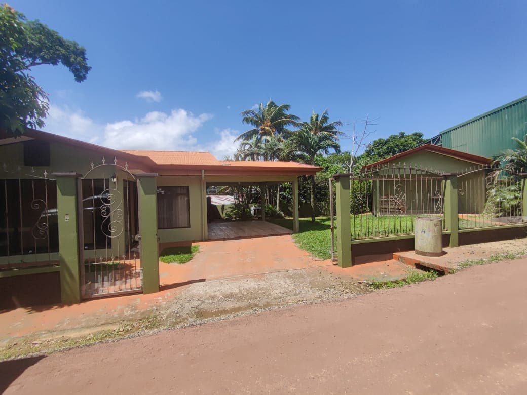 Lovely Home, 3 Bedrooms 2 Bathrooms In Downtown Tilarán - 3