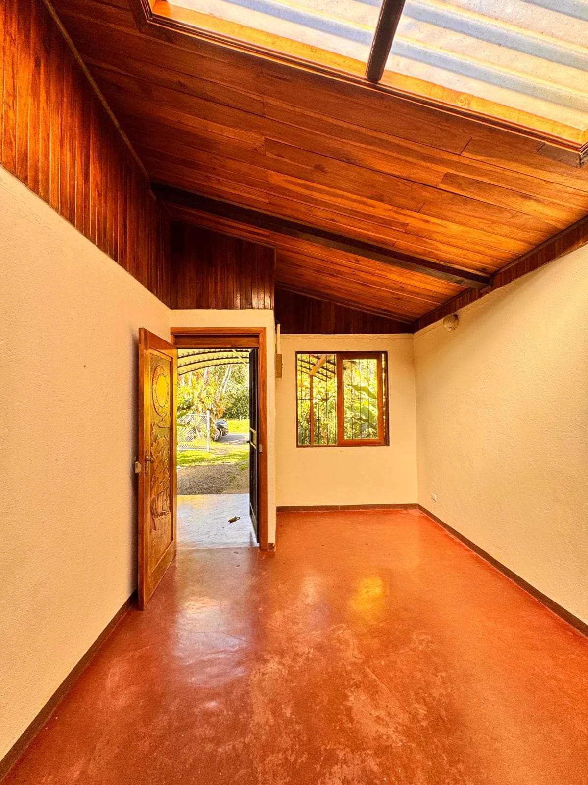 Charming 3 Bedroom 2 Bathroom Home in Nuevo Arenal - 5