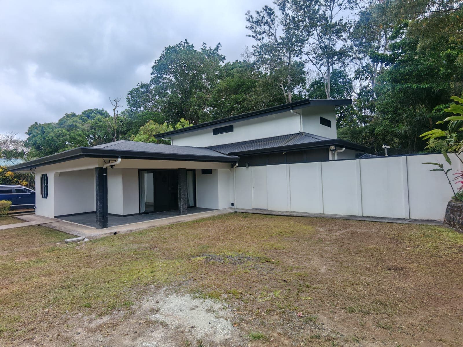 Spacious & Stylish Home 3BD 2BA + Apartment, Fully Furnished In Tronadora - 4