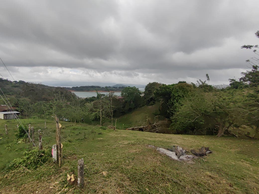Gorgeous 701 m2 (0.17 Acre) lot with Lake Arenal and Volcano view in Tronadora - 2
