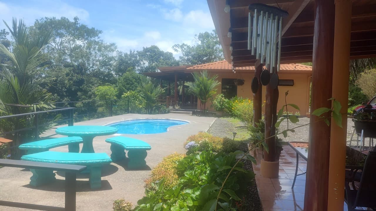Stunning 2-bedroom, 2-bathroom home with Pool and Lake Arenal Views