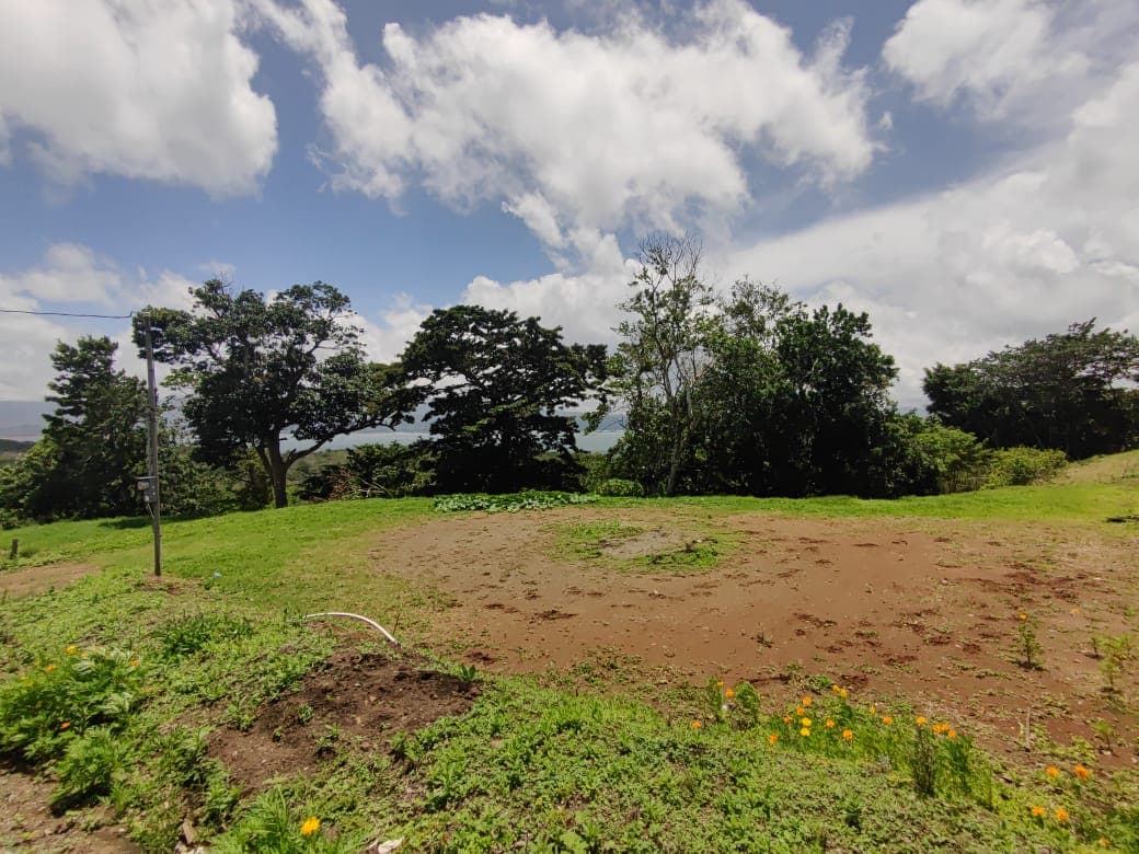 Beautiful, 1359 m2, Lake Arenal View Lot in San Luis, Tilarán - 3