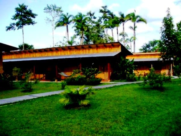 Rustic and Charming Ecolodge, 3,95 acre In La Fortuna - 3