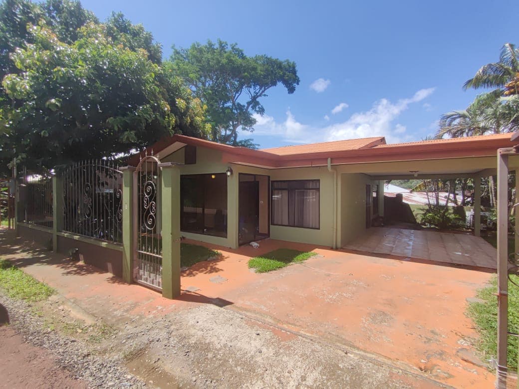 Lovely Home, 3 Bedrooms 2 Bathrooms In Downtown Tilarán