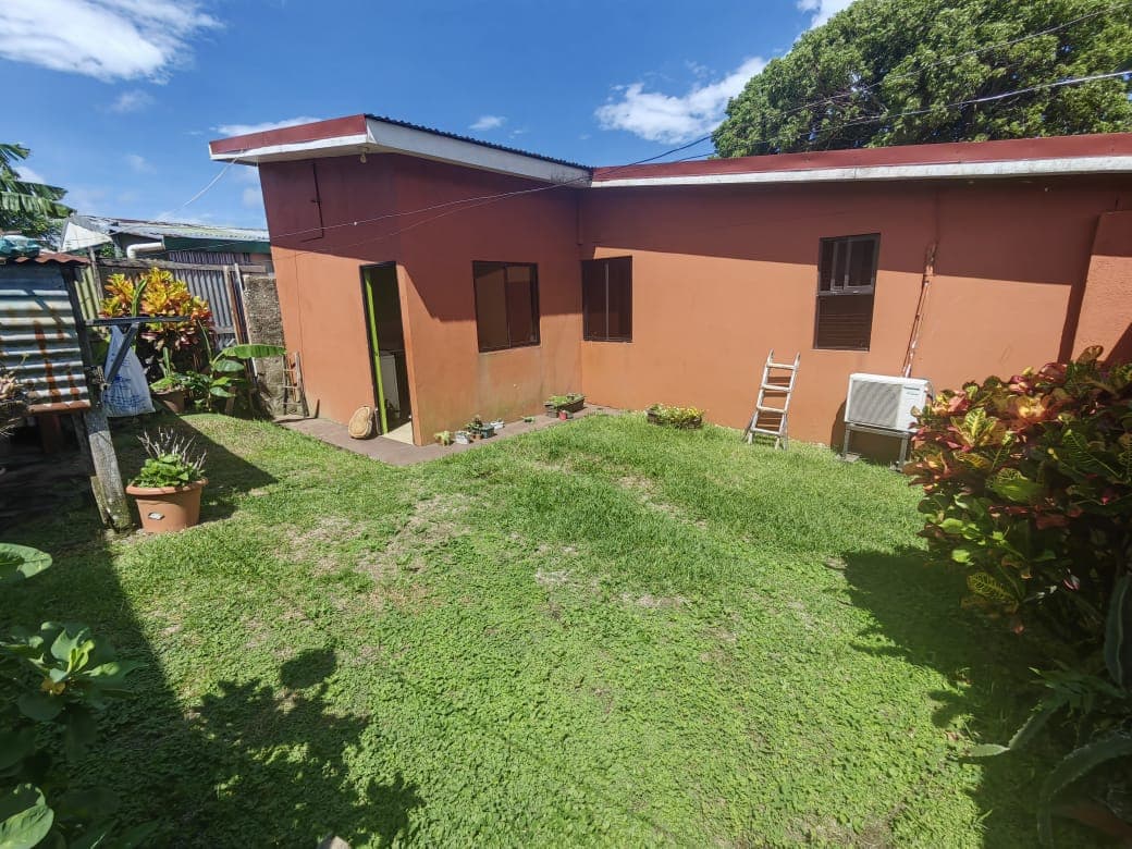 2 BD 1 BA , Corner Lot Home w/Incredible Mountain & Sunset Views in Tilarán - 2