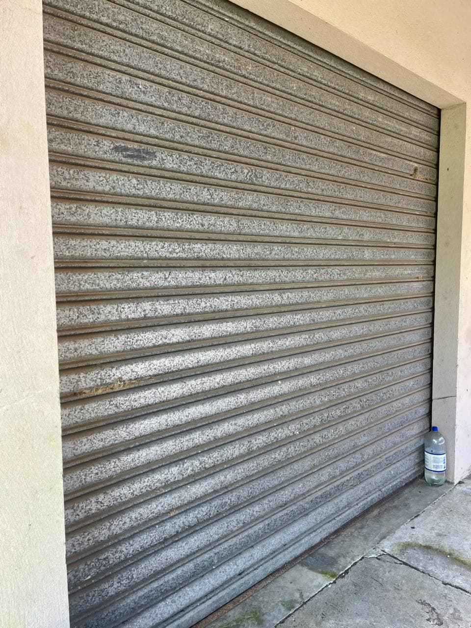 Commercial Property with Expansive Space and Breathtaking Mountain Views  - 4