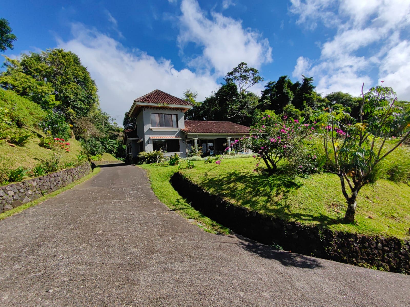 Hacienda Style 2BD/2.5BA + Office + Apt in Gated Community - 2