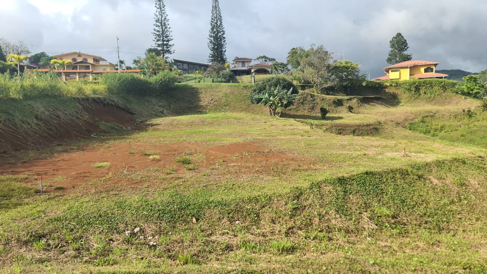 Beautiful Flat Lot of 1200 m2 Ready to Build in Nuevo Arenal - 2