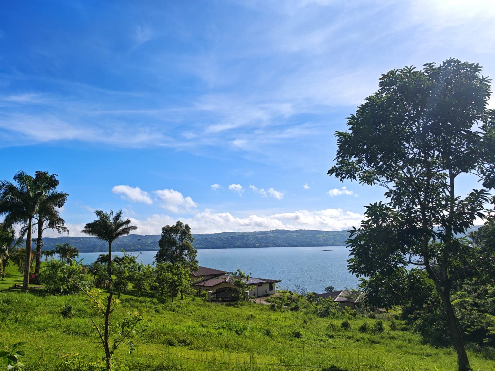 Beautiful 5,058 m² (1.25-Acre) Lot w/ Lake & Volcano View In Tronadora - 2