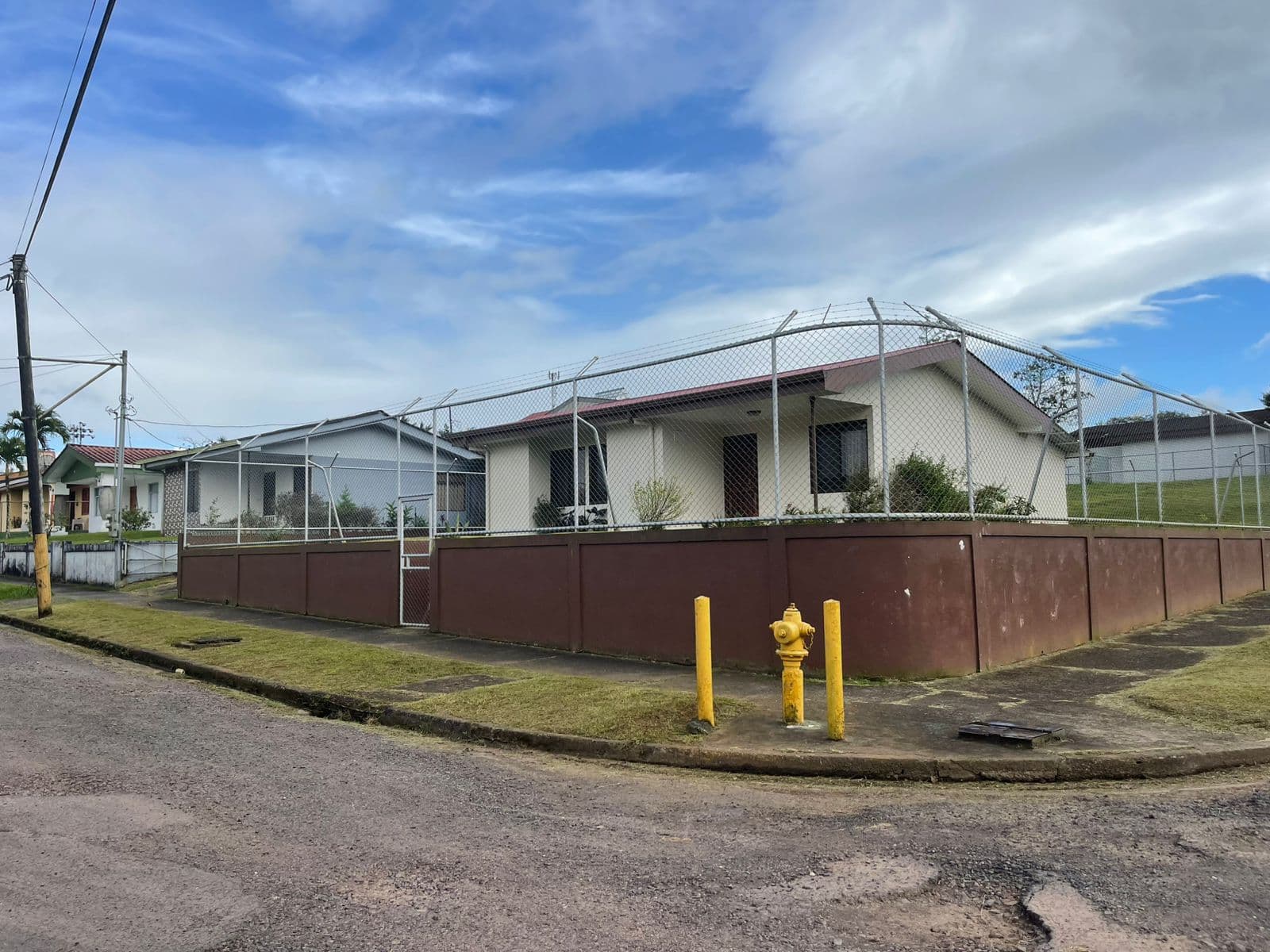 Charming 2 Bedroom 1 Bathroom Home in the Heart of Nuevo Arenal - 2